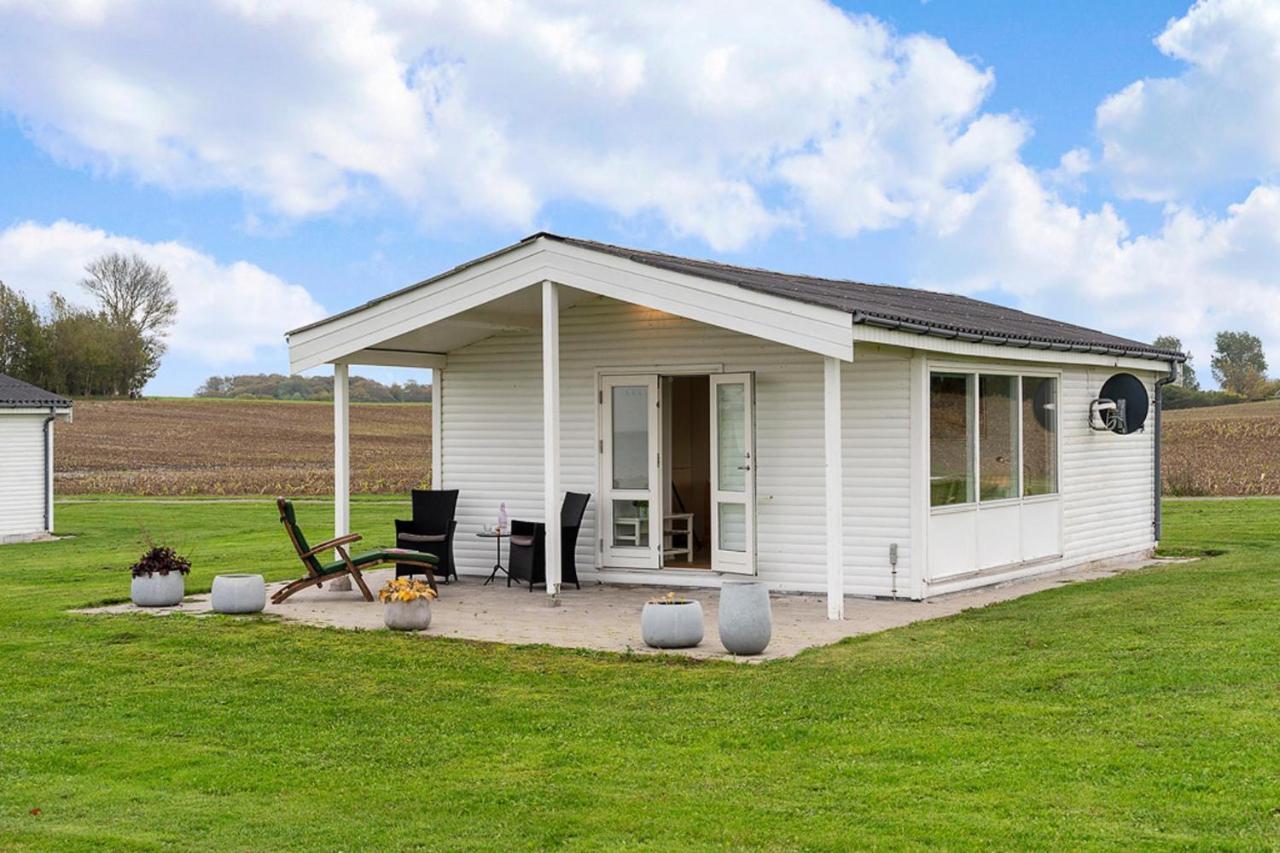 Remarkable 2-Bed Beach House Brenderup Exterior foto